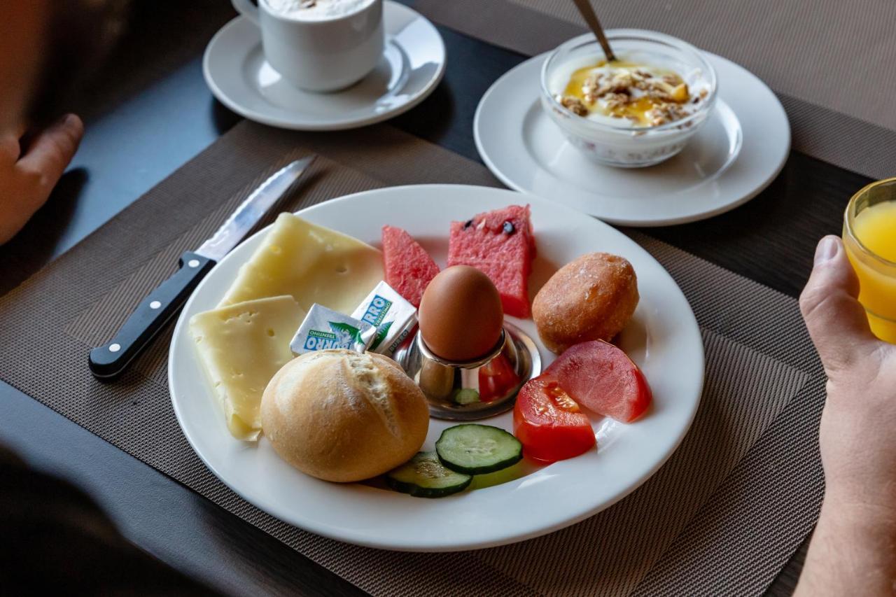Hotel Lory - Molveno - Dolomiti Kültér fotó