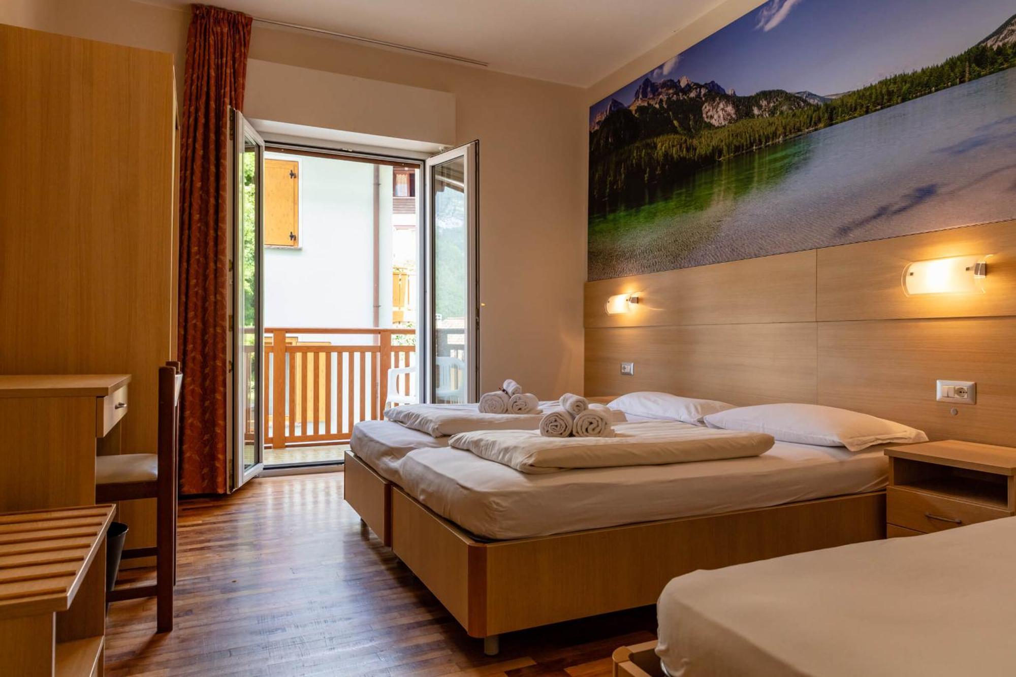 Hotel Lory - Molveno - Dolomiti Kültér fotó