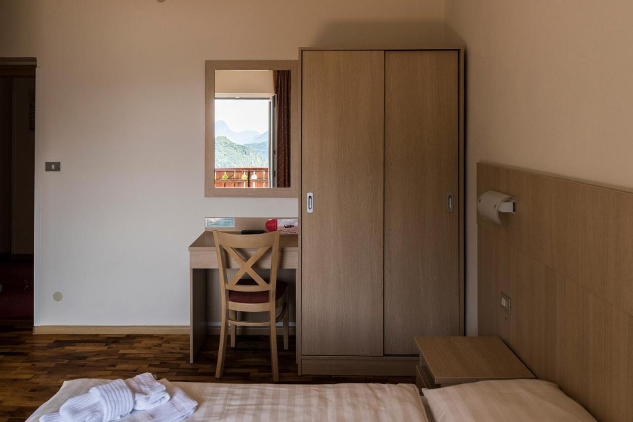 Hotel Lory - Molveno - Dolomiti Kültér fotó